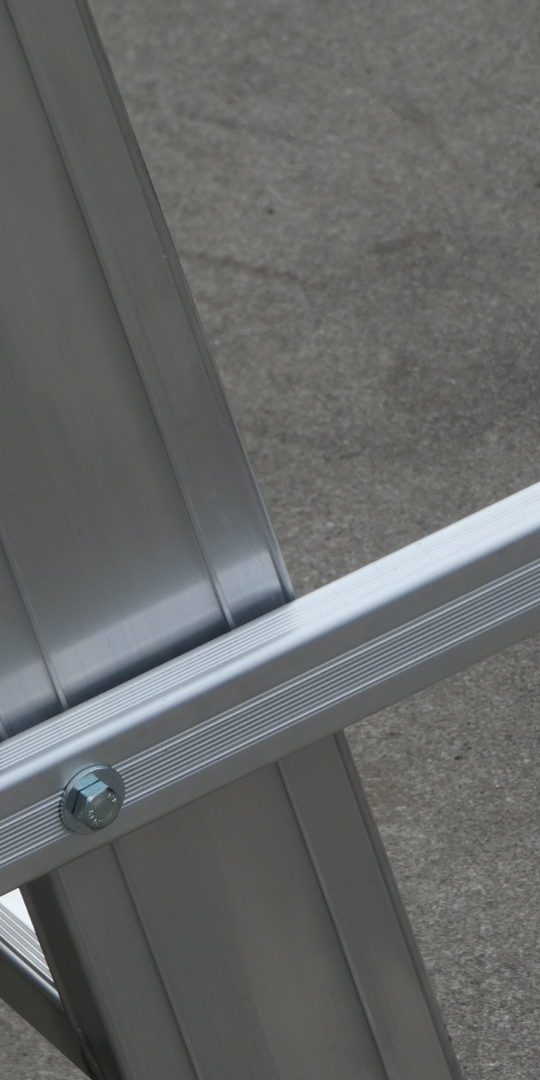 Veiligheidsvoorziening op een magazijntrap van Wixor